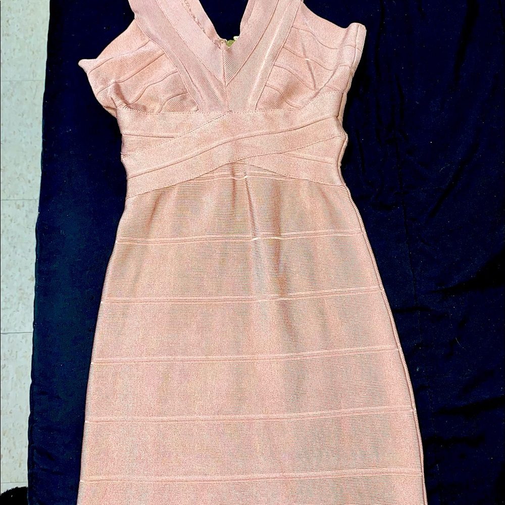 It’s like a nude pink size xs
